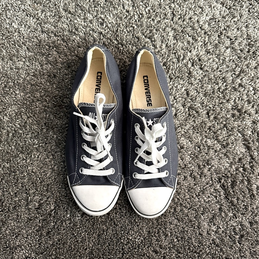 Womens converse all star size 7.5